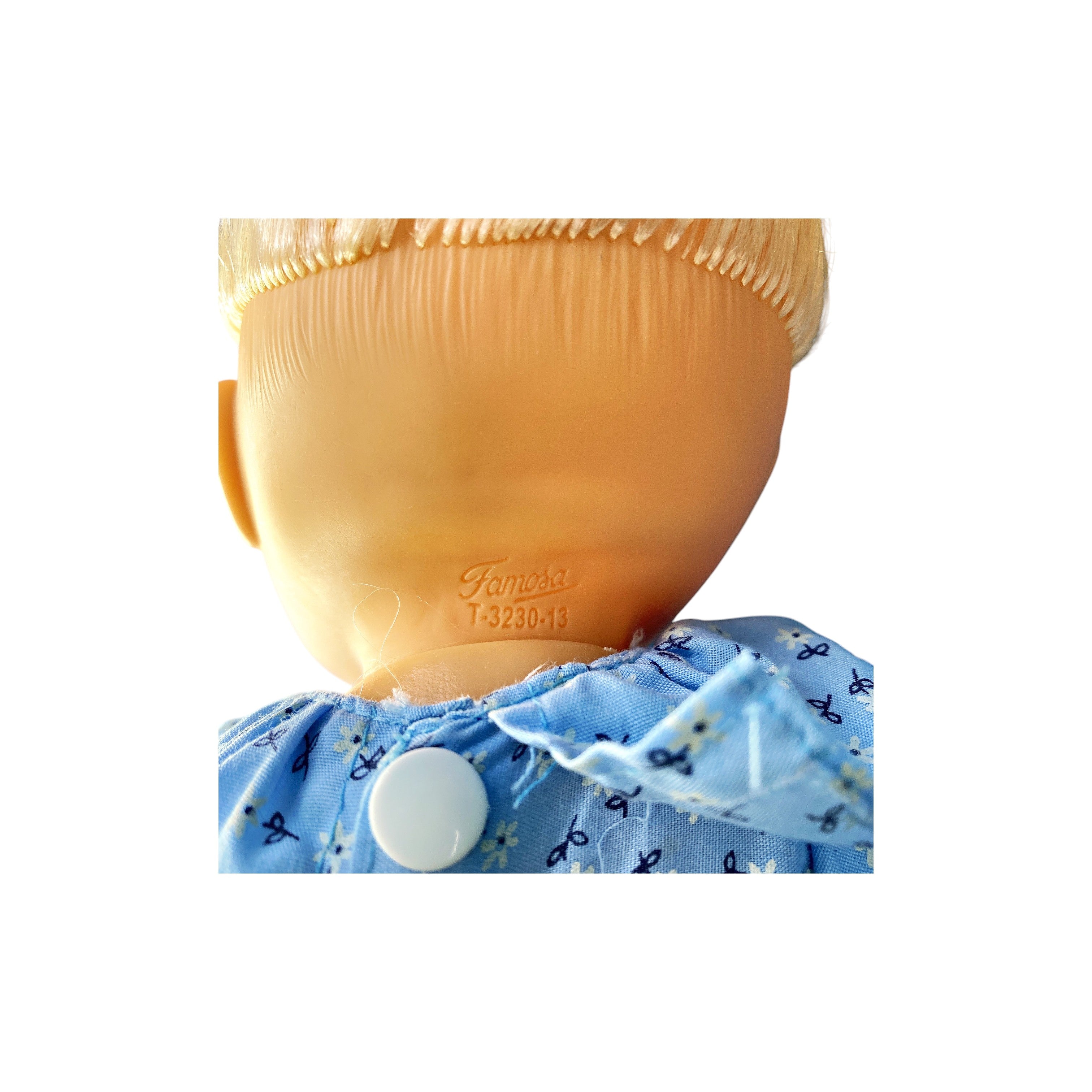 Poupée blonde - Tenue bleue