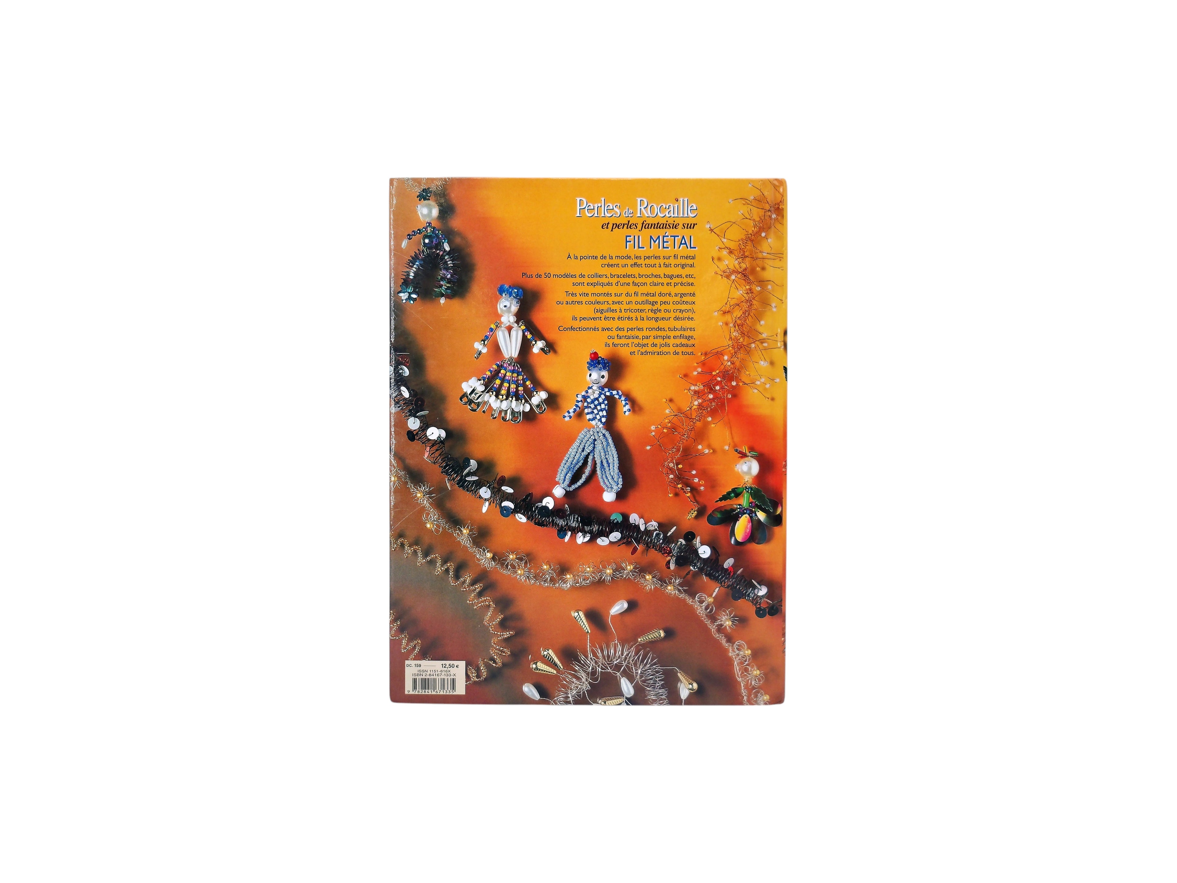 Perles de rocaille et perles fantaisie sur fil métal
