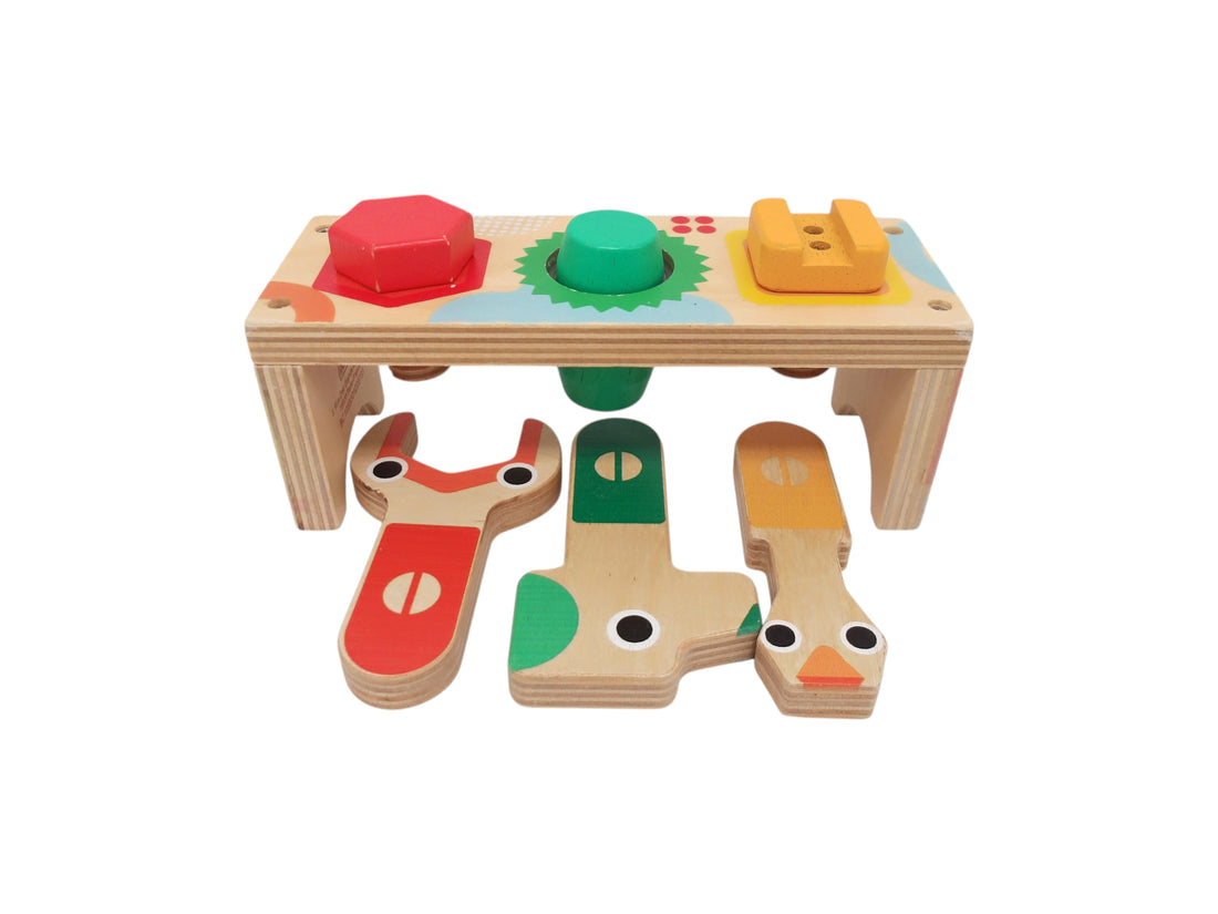 Bricolou - Table avec  outils