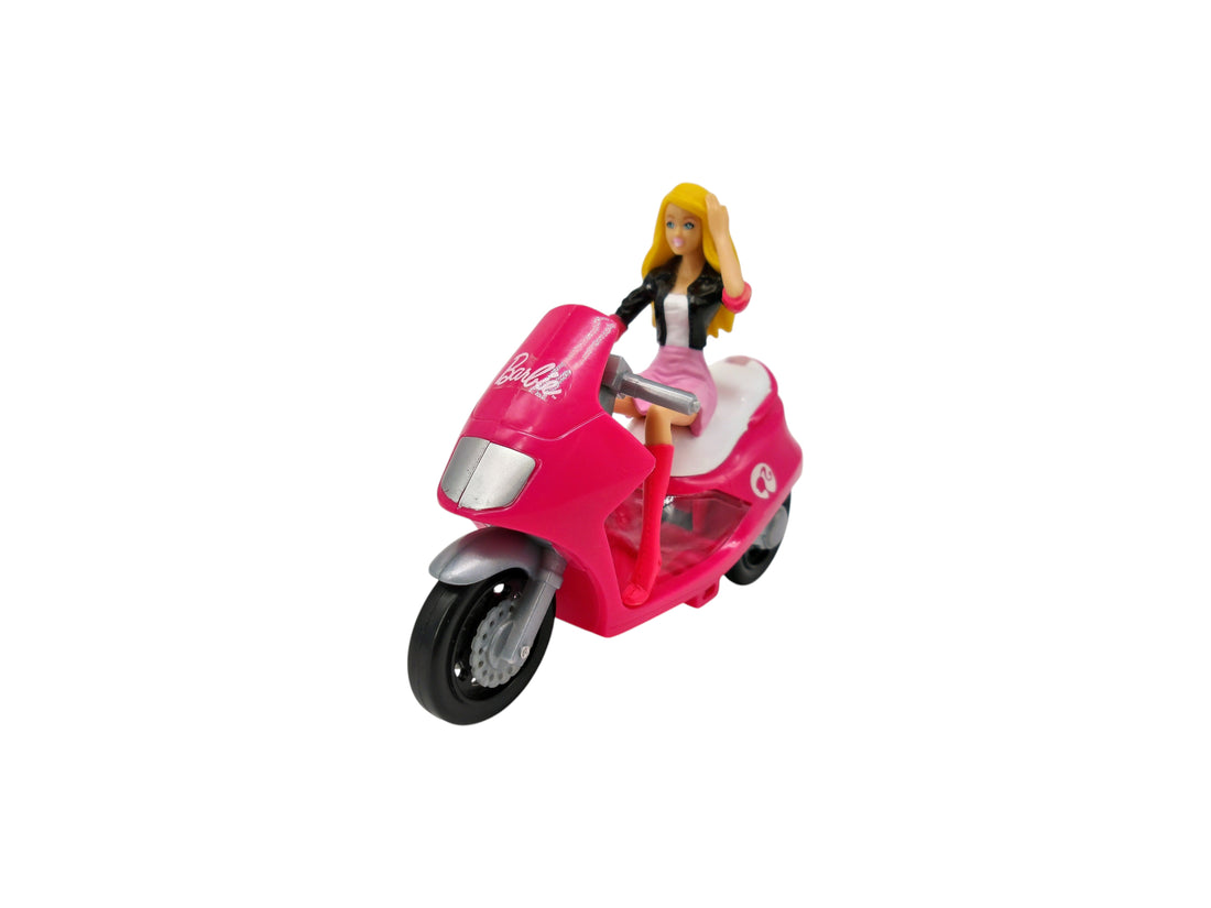 Barbie en scooter rose