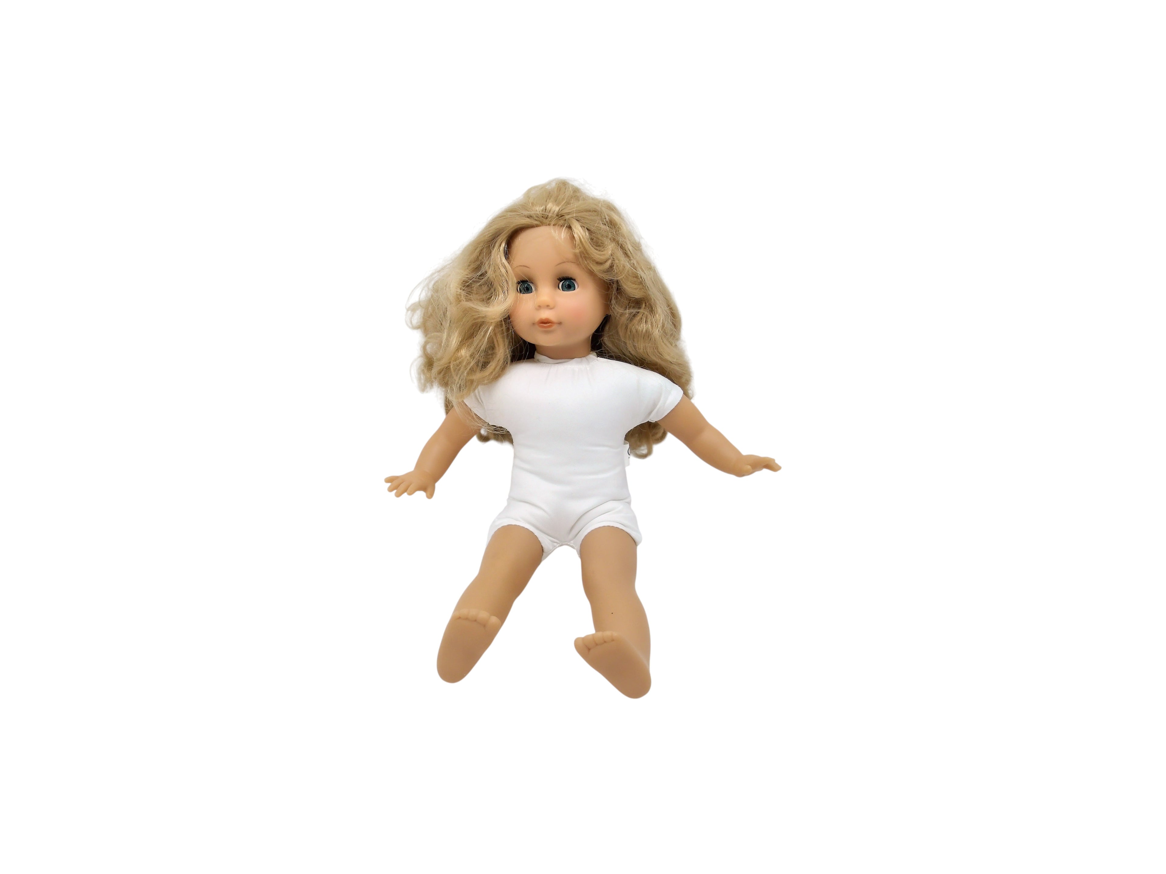 Poupée avec chevelure blonde