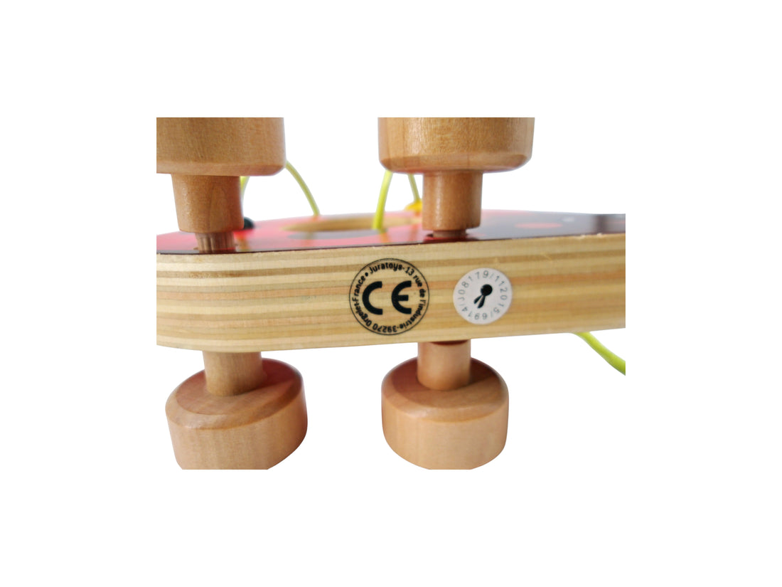 Jouet à tirer avec labyrinthe - Coccinnelle