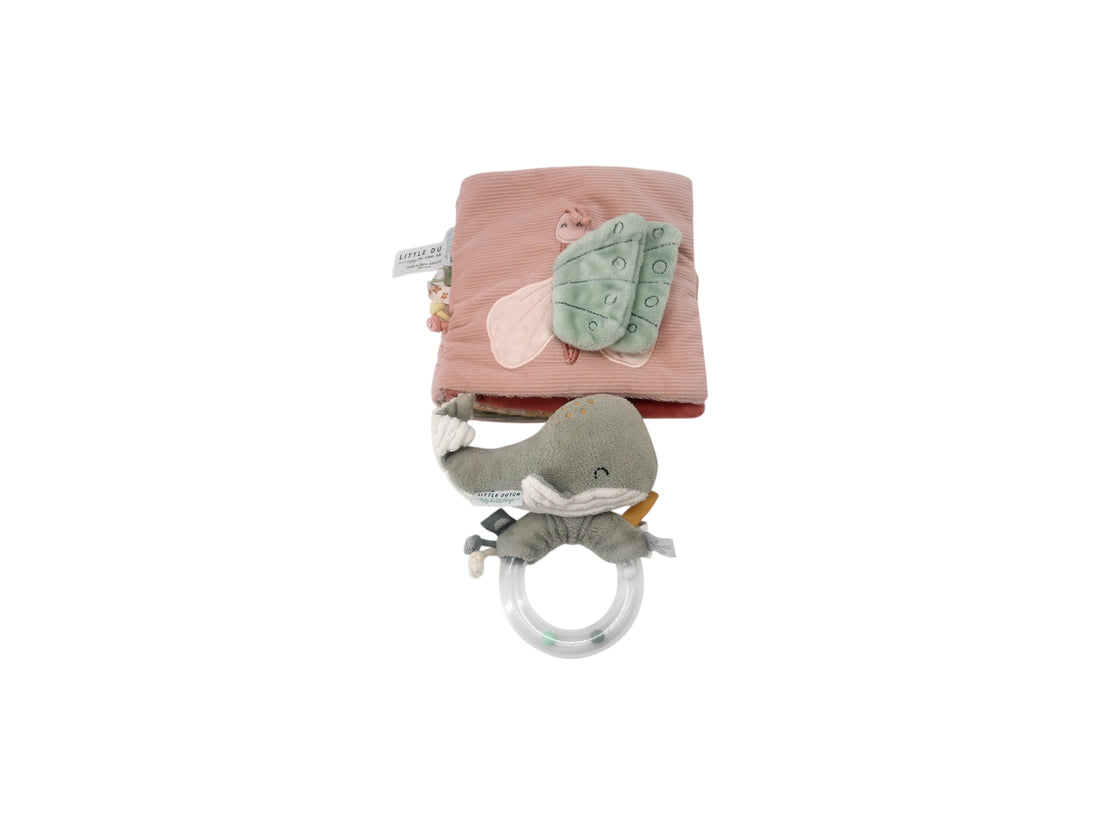 Livre tissu et hochet