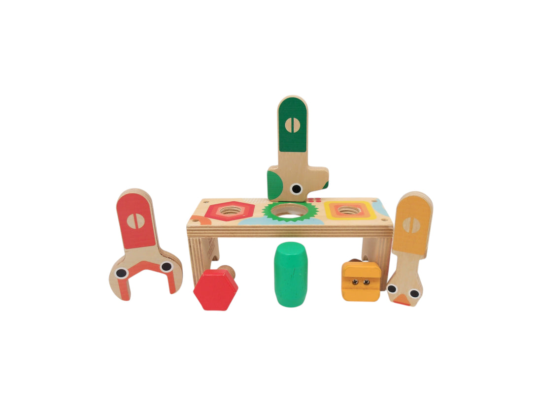 Bricolou - Table avec  outils
